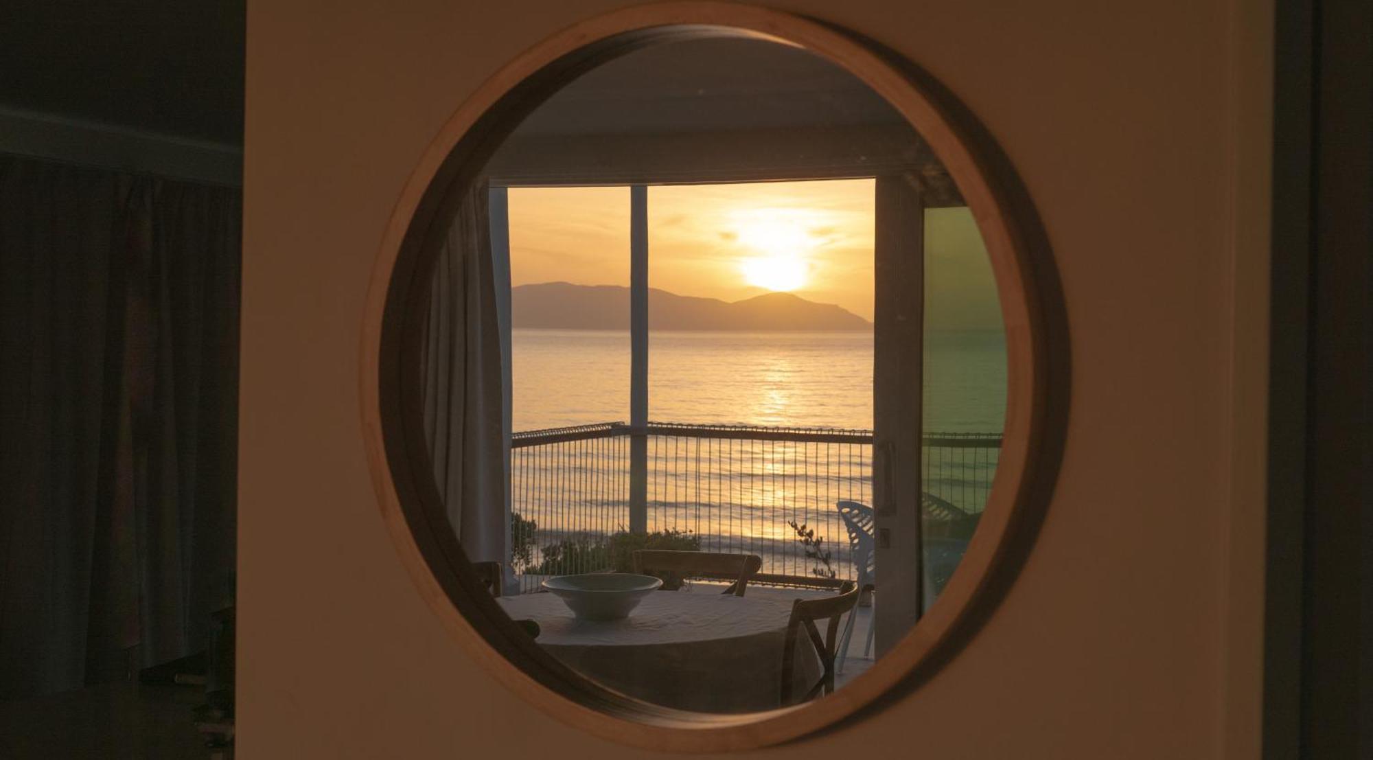 Villa Seascapes Waterfront 1 à Paraparaumu Extérieur photo